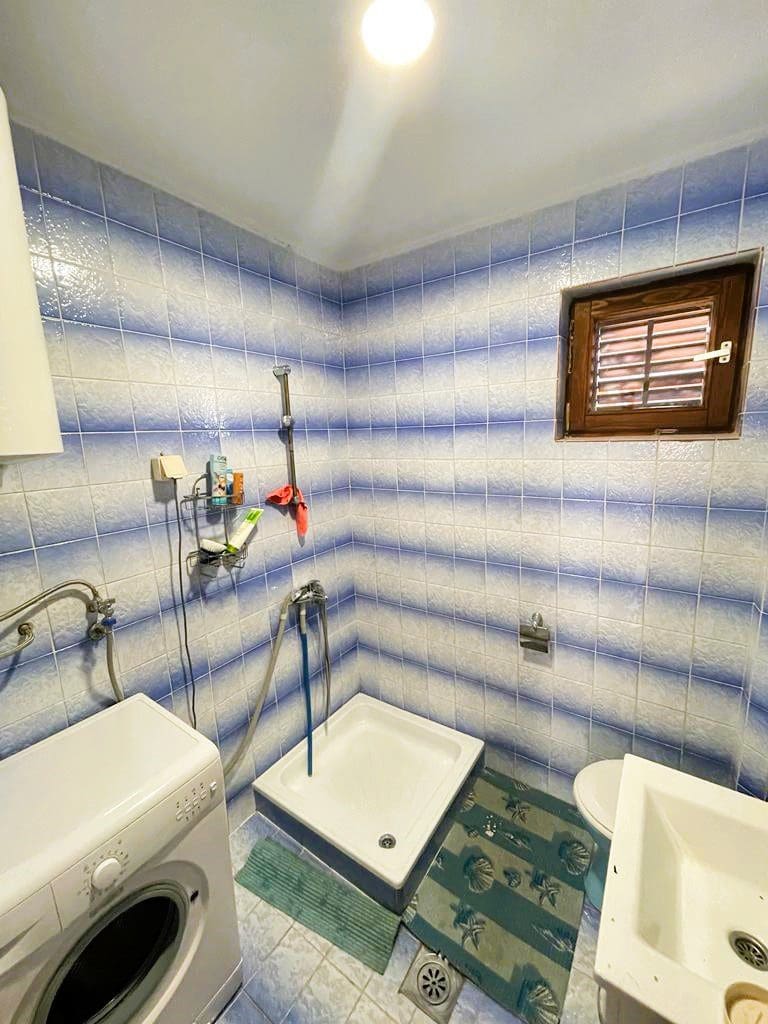 House · Sutomore