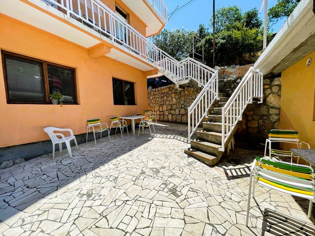 House · Sutomore