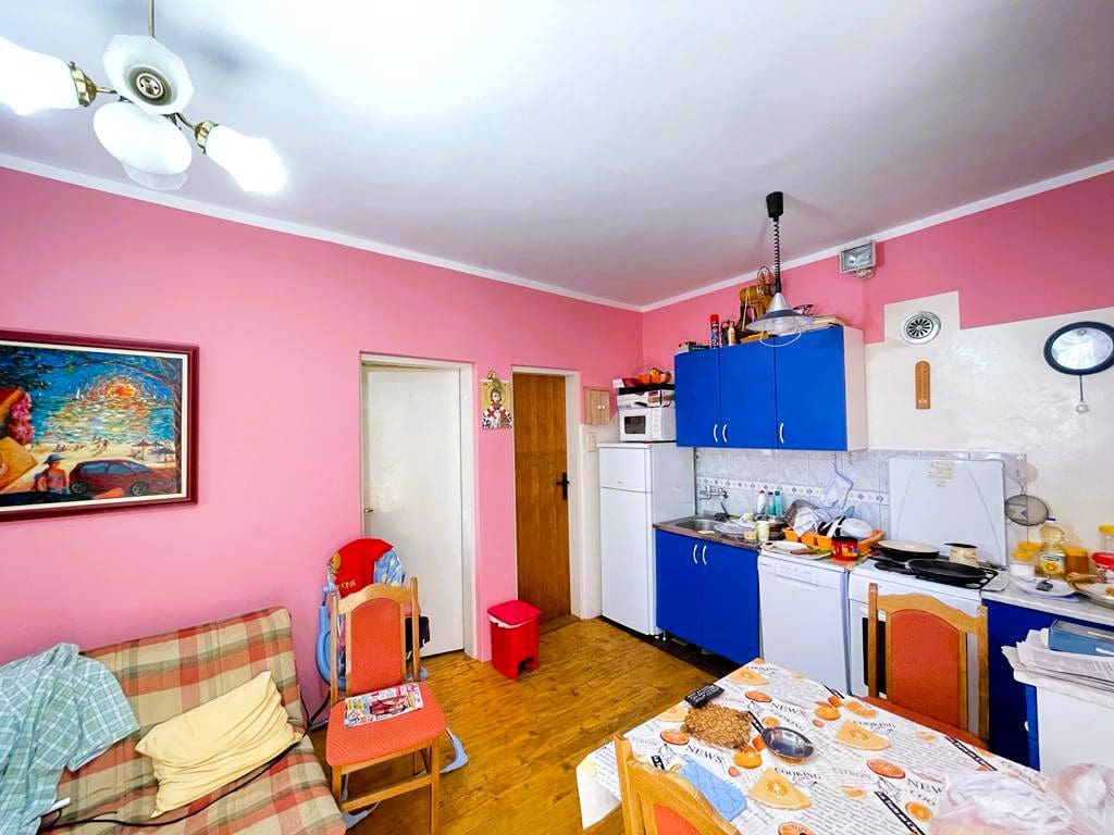 House · Sutomore