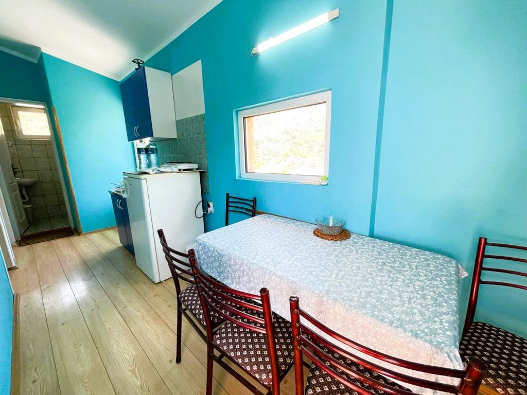 House · Sutomore