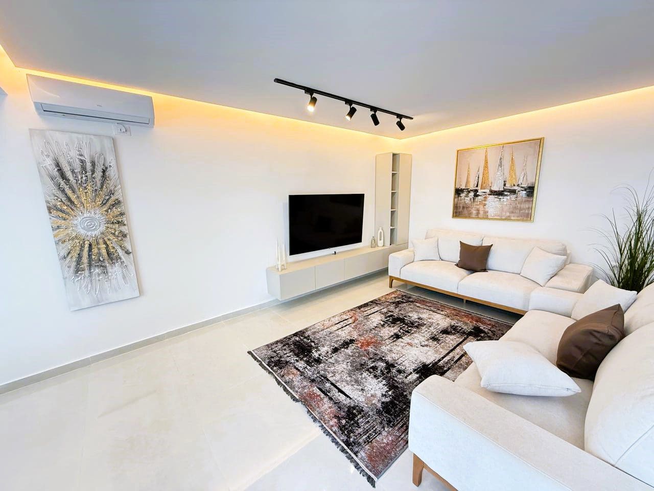 House · Dobra Voda