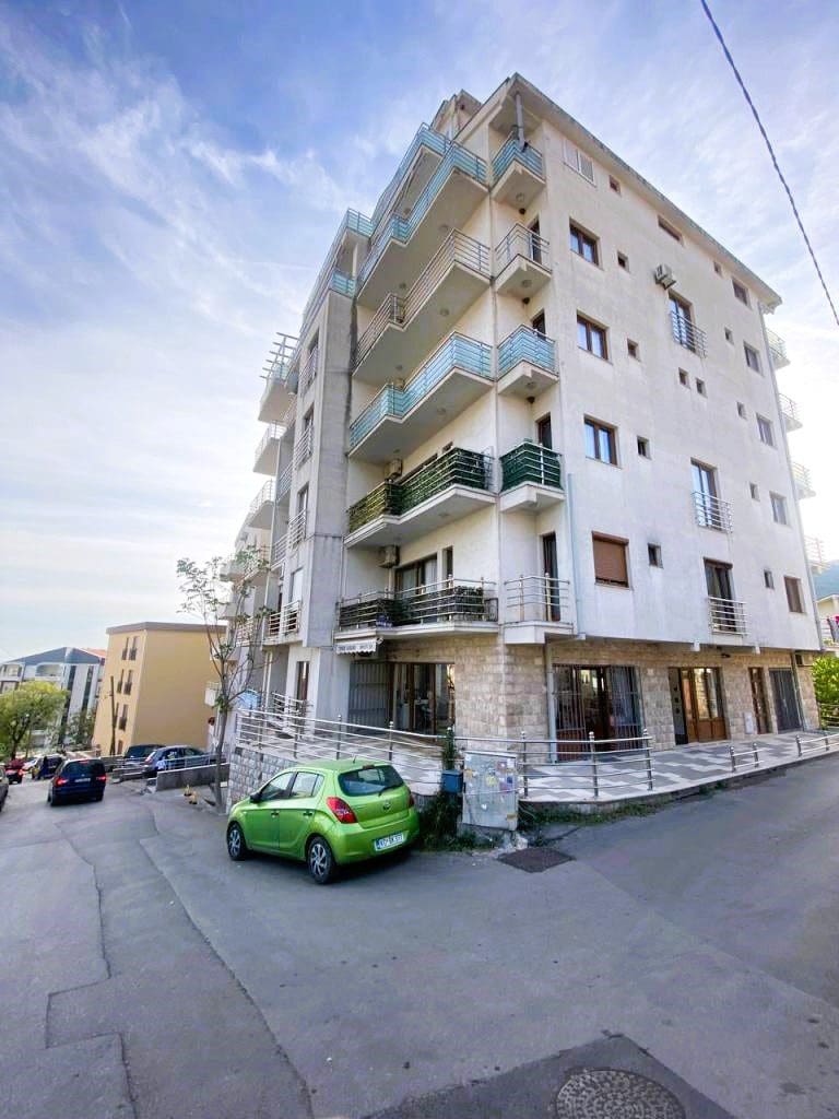 Huoneisto · Budva