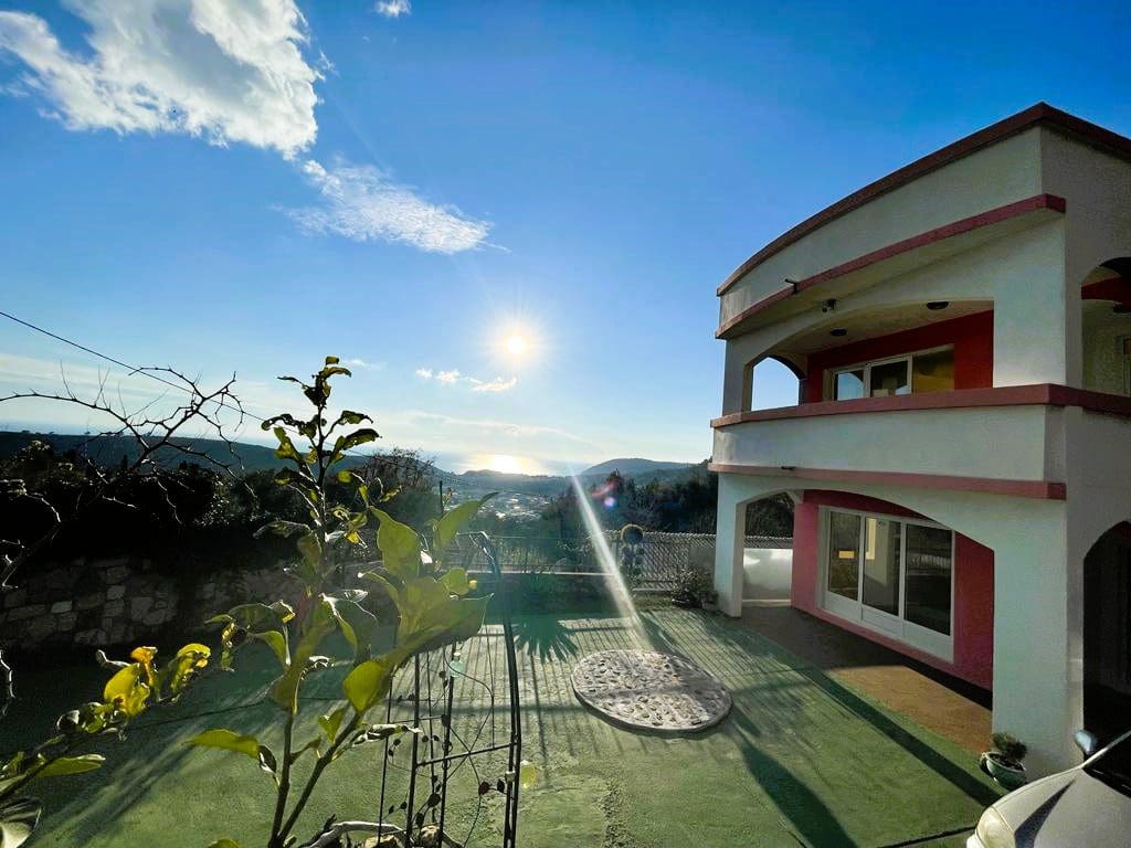 House · Sutomore