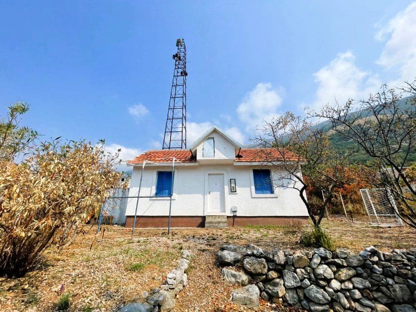 House · Sutomore