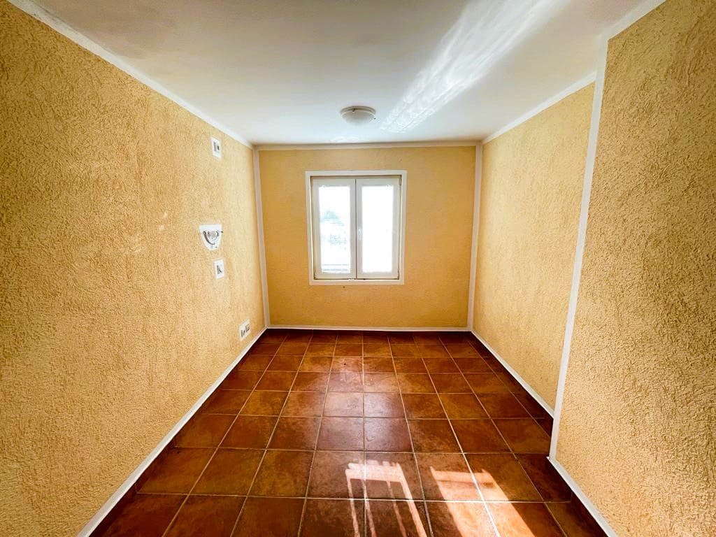 House · Sutomore
