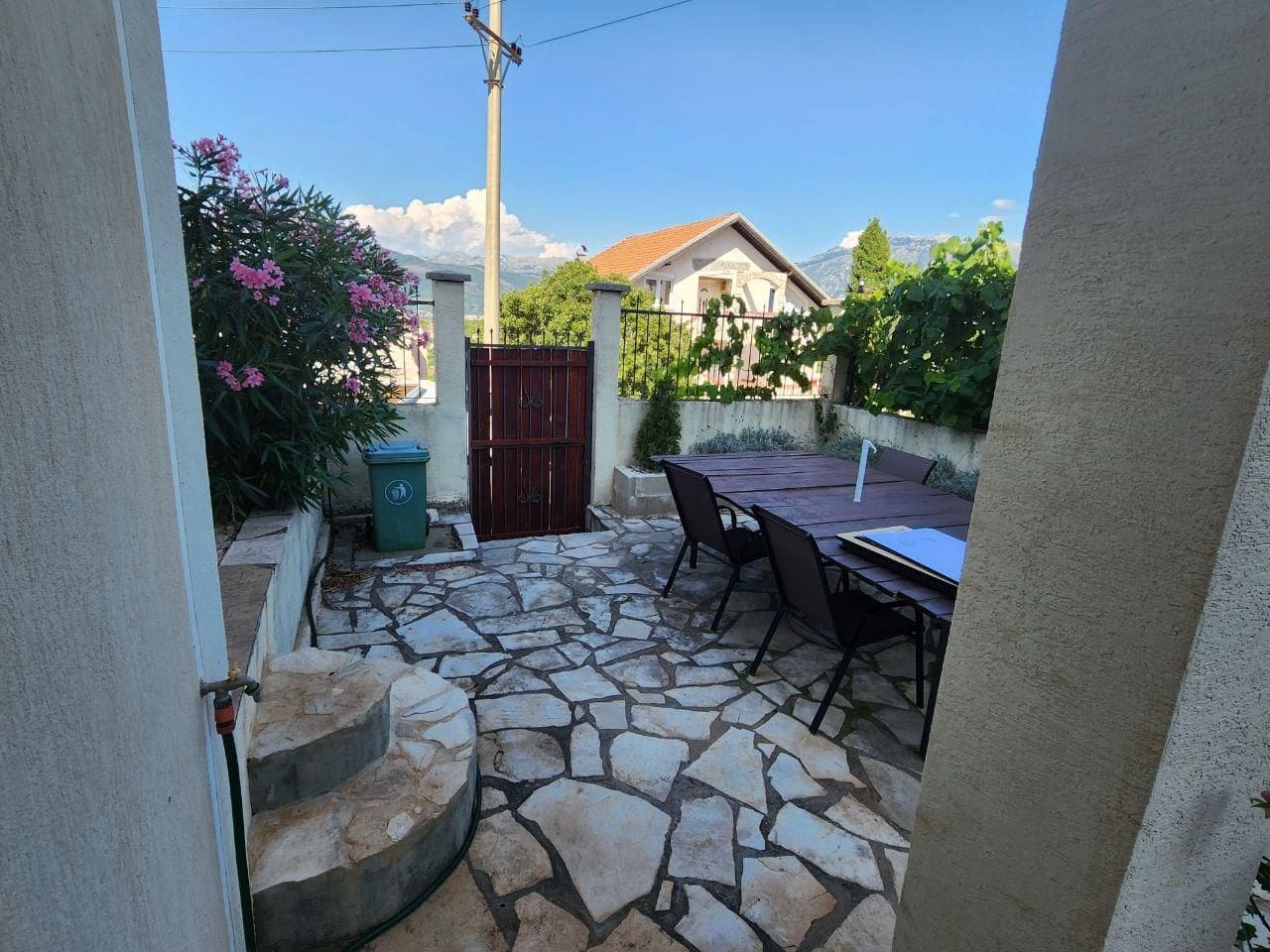 House · Radovici