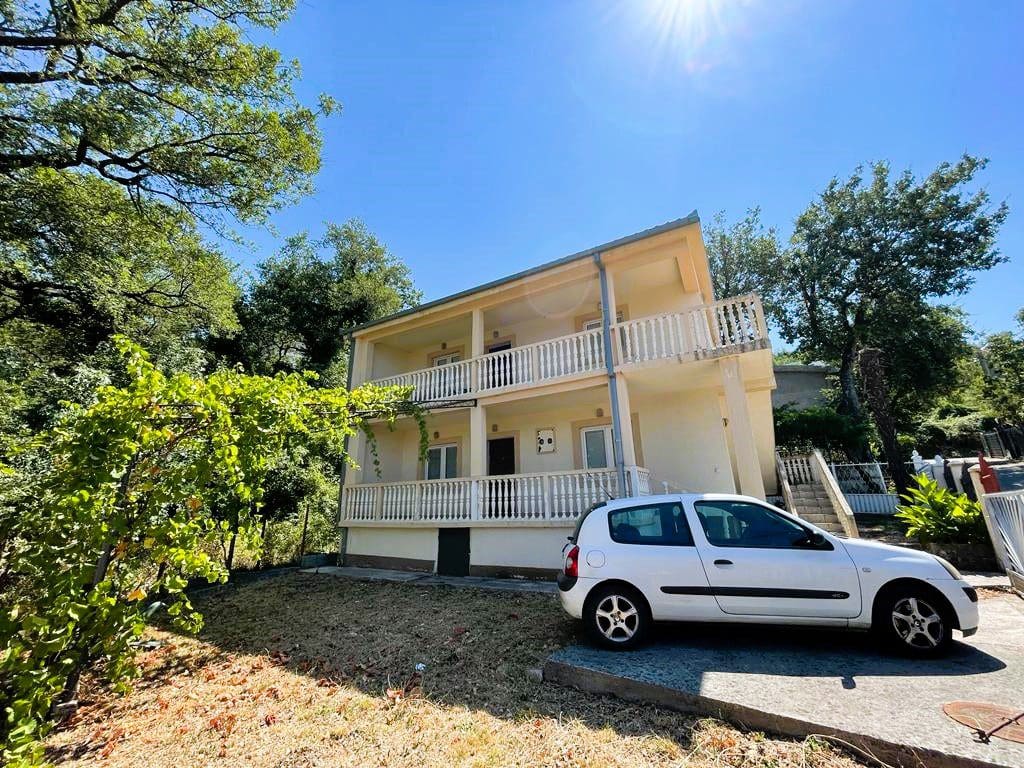House · Sutomore