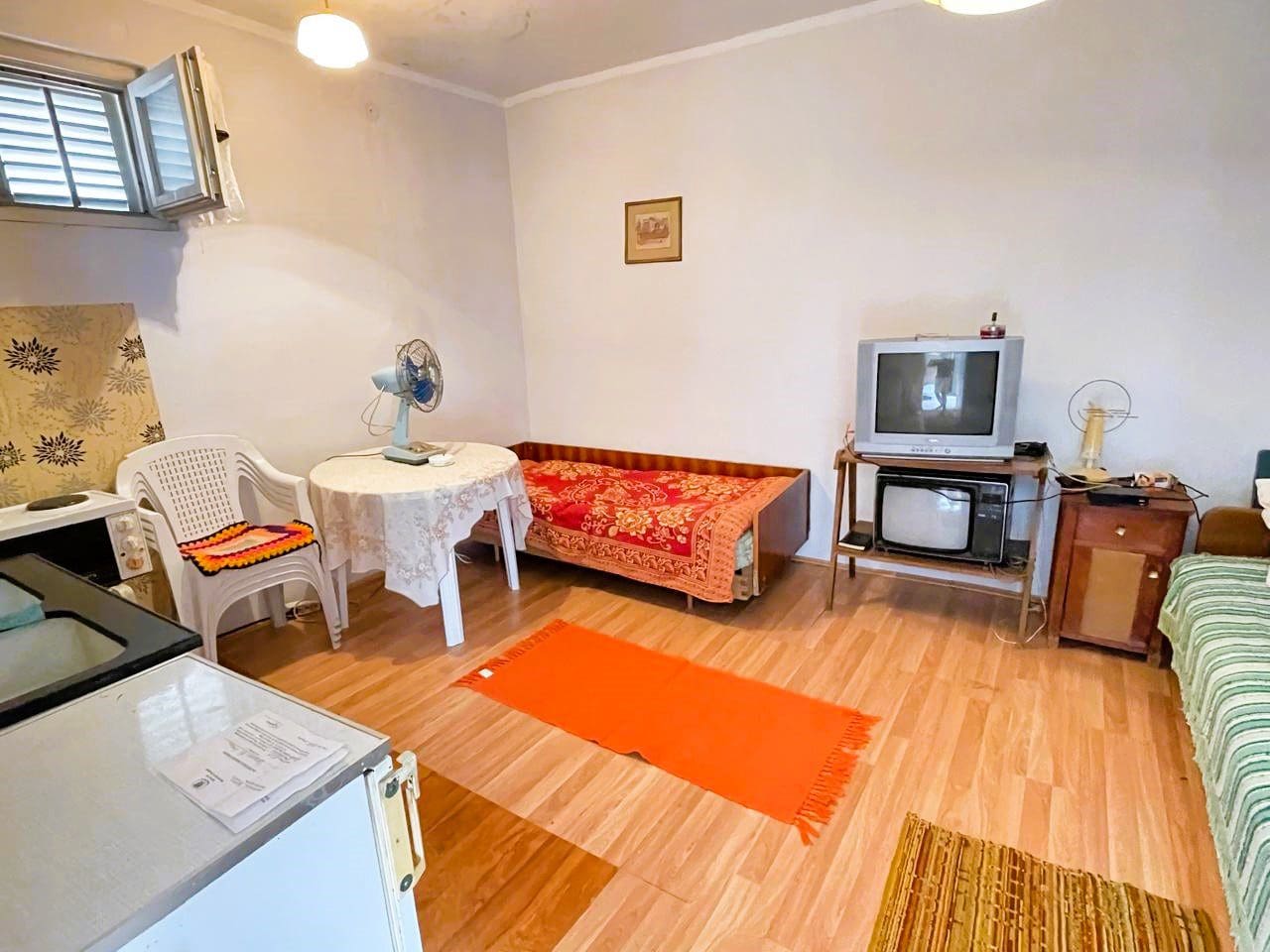 House · Sutomore