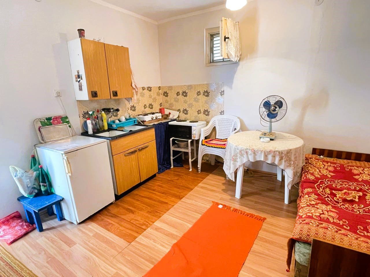 House · Sutomore