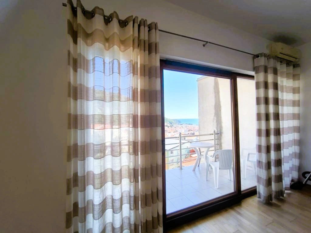 Huoneisto · Budva