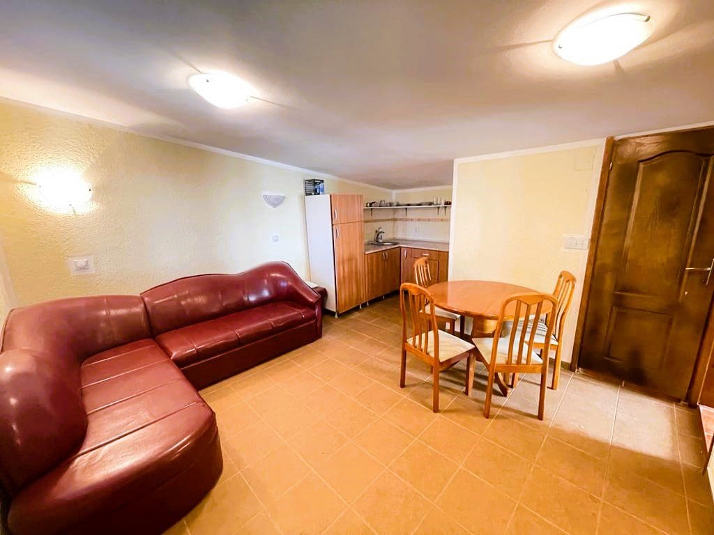House · Sutomore