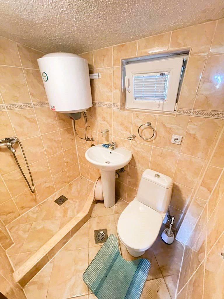 House · Sutomore