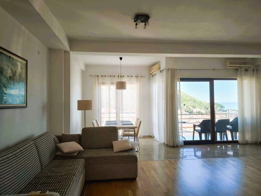 Huoneisto · Budva