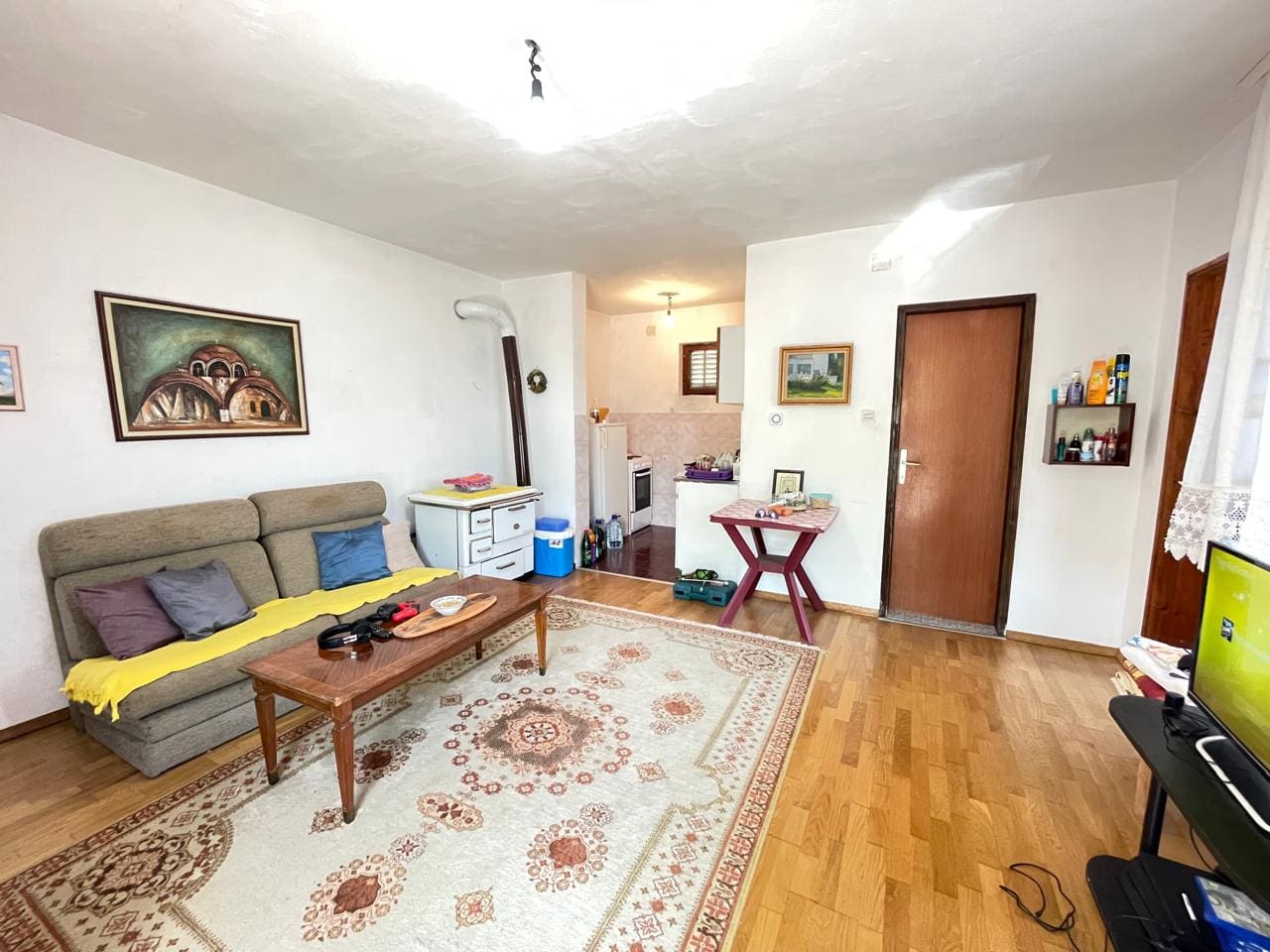 House · Sutomore