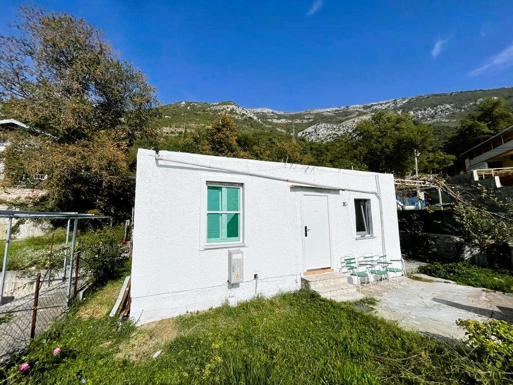 House · Sutomore