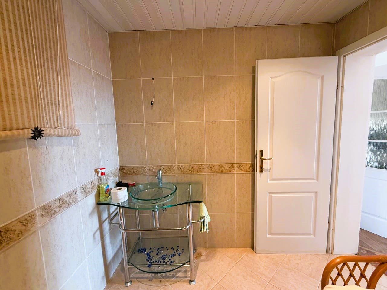 House · Sutomore