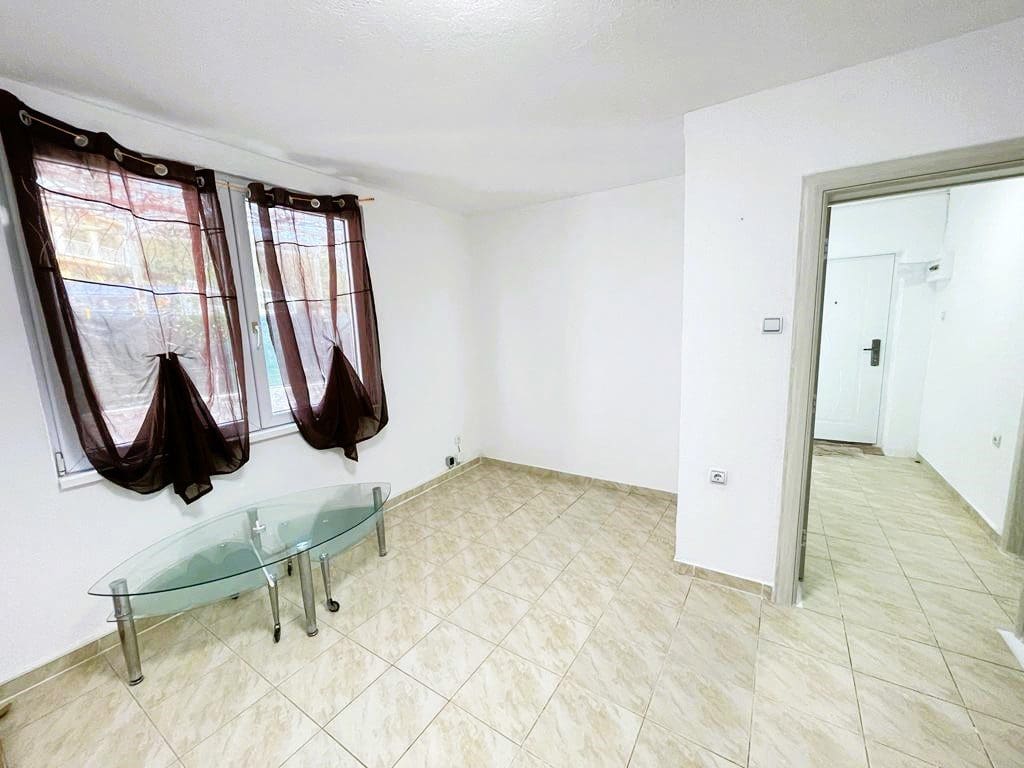 House · Sutomore