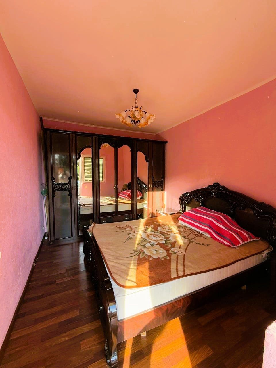 House · Sutomore