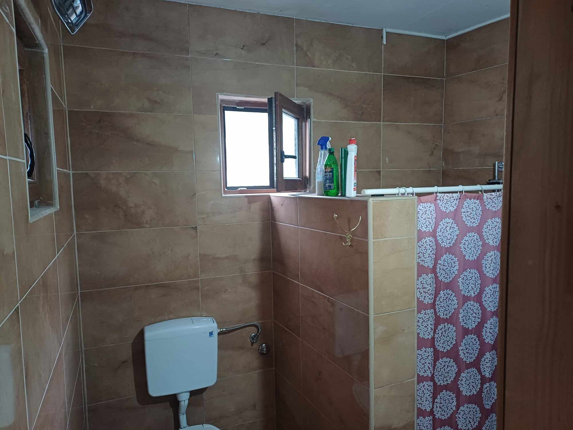 MRE-property Karadağ (15) Danilovgrad yakınlarında satılık seçkin taş ev – Bahçeleri ve güvenlik sistemiyle kültürel bir hazine — Karadağ