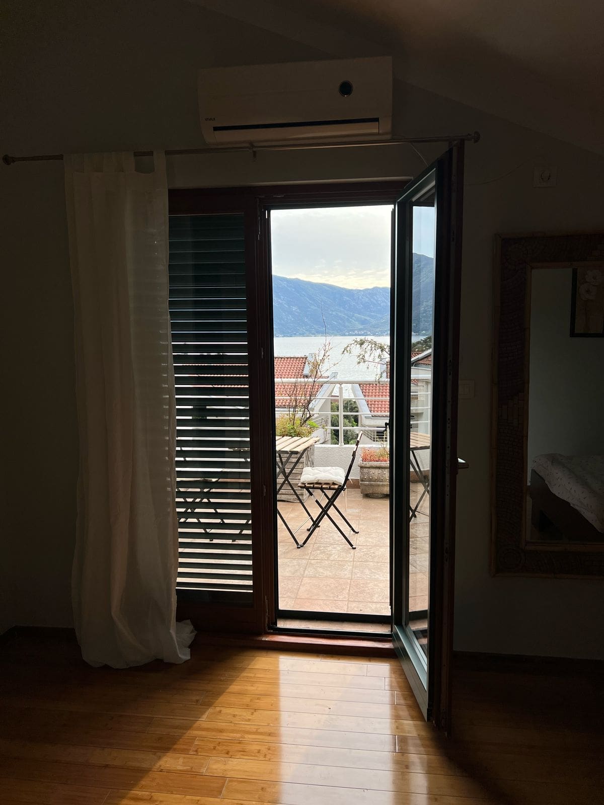 MRE-nekretnina Crna Gora (16) Dvostambeni stan na prodaju u Risnu – 130 m² u kompleksu Roman Gardens — Crna Gora
