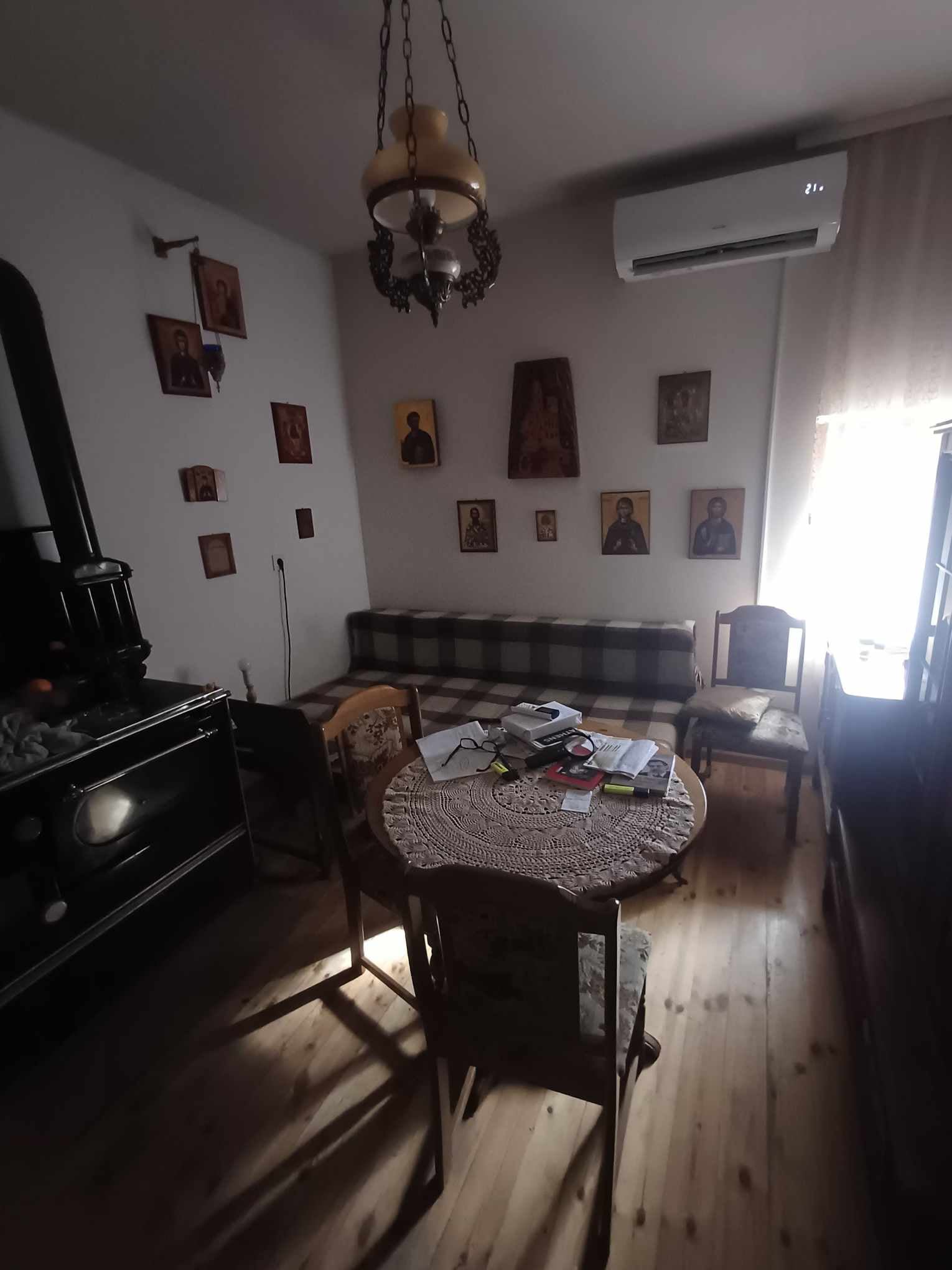 MRE-property Karadağ (18) Danilovgrad yakınlarında satılık seçkin taş ev – Bahçeleri ve güvenlik sistemiyle kültürel bir hazine — Karadağ
