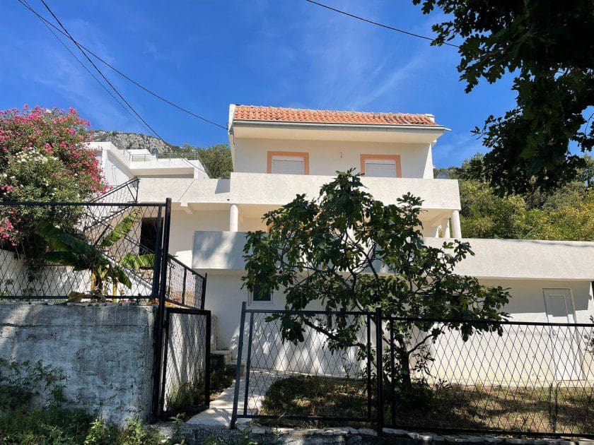 House · Sutomore