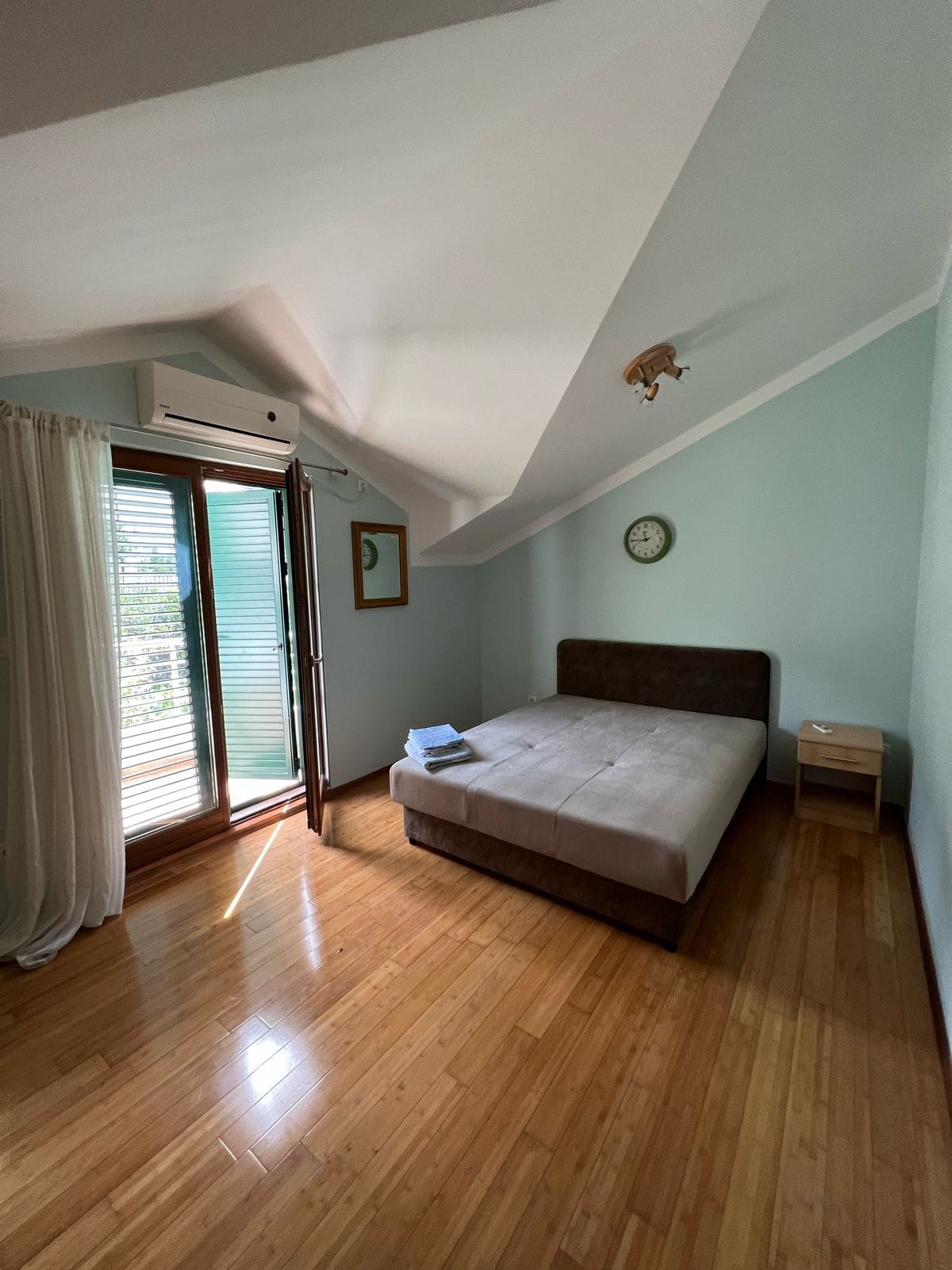 MRE-nekretnina Crna Gora (20) Dvostambeni stan na prodaju u Risnu – 130 m² u kompleksu Roman Gardens — Crna Gora
