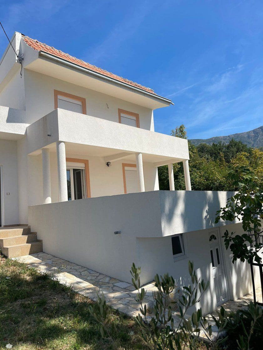 House · Sutomore