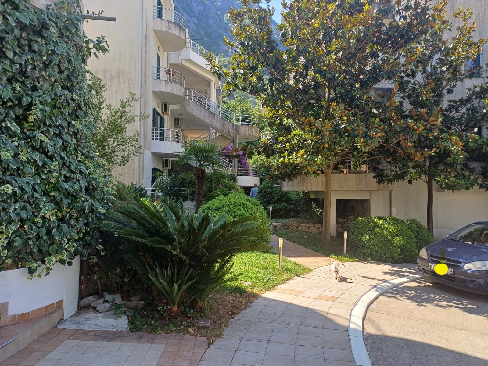 MRE-nekretnina Crna Gora (32) Dvostambeni stan na prodaju u Risnu – 130 m² u kompleksu Roman Gardens — Crna Gora