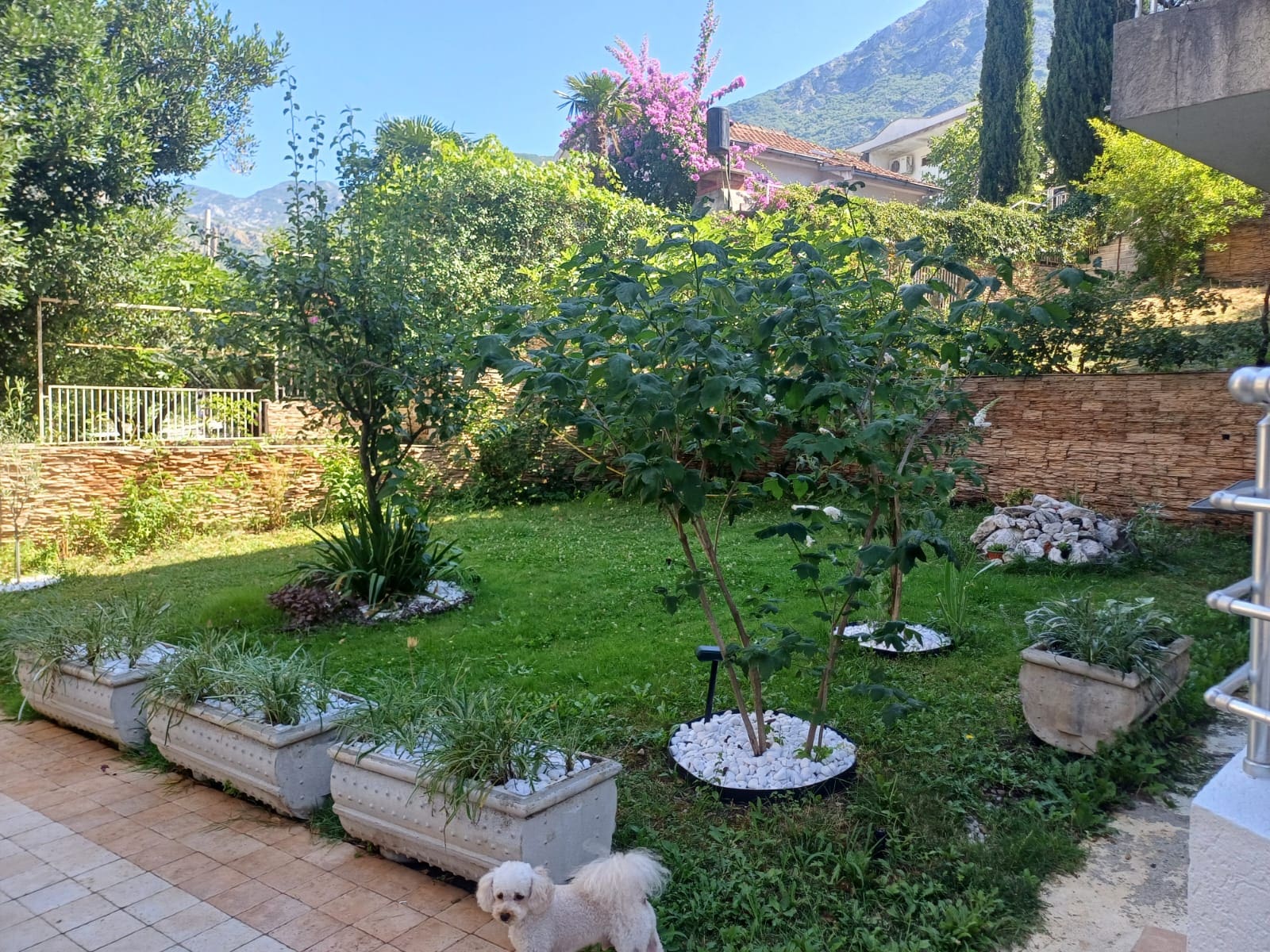 MRE-nekretnina Crna Gora (34) Dvostambeni stan na prodaju u Risnu – 130 m² u kompleksu Roman Gardens — Crna Gora
