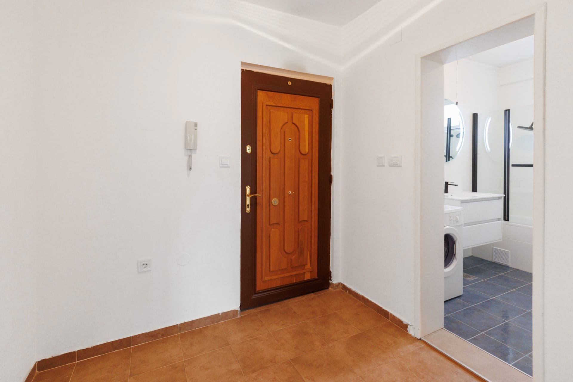 Apartment · Bar