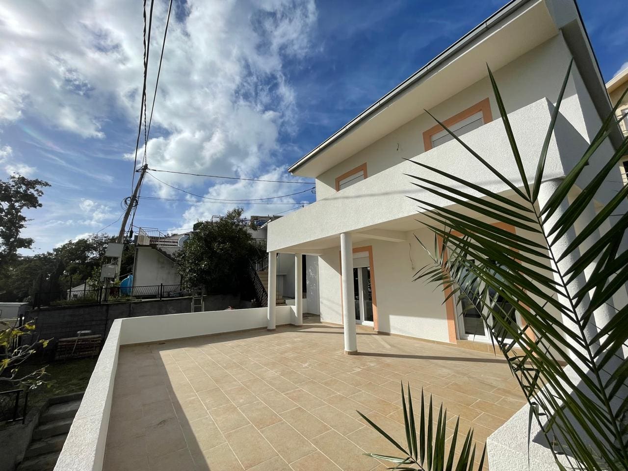 House · Sutomore
