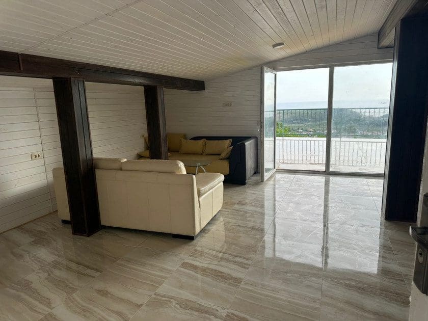 House · Sutomore