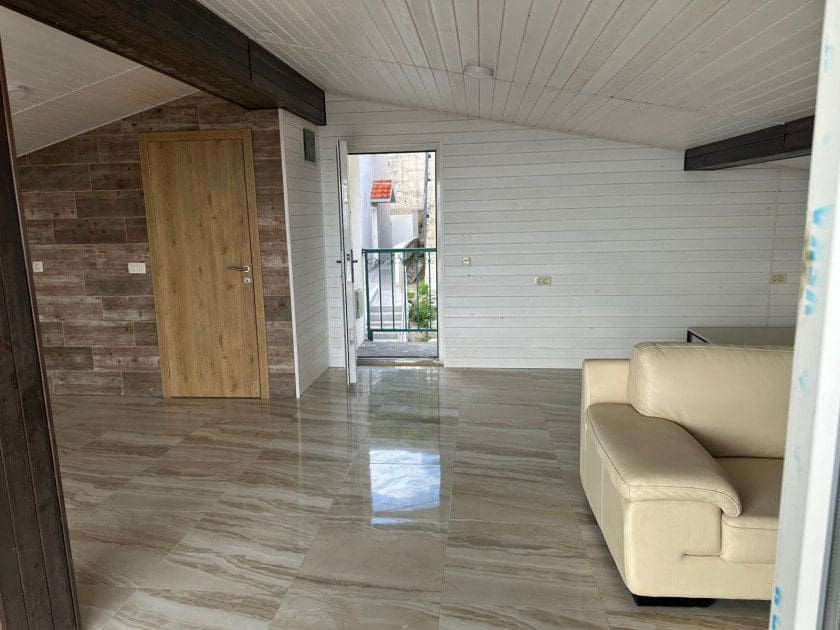 House · Sutomore