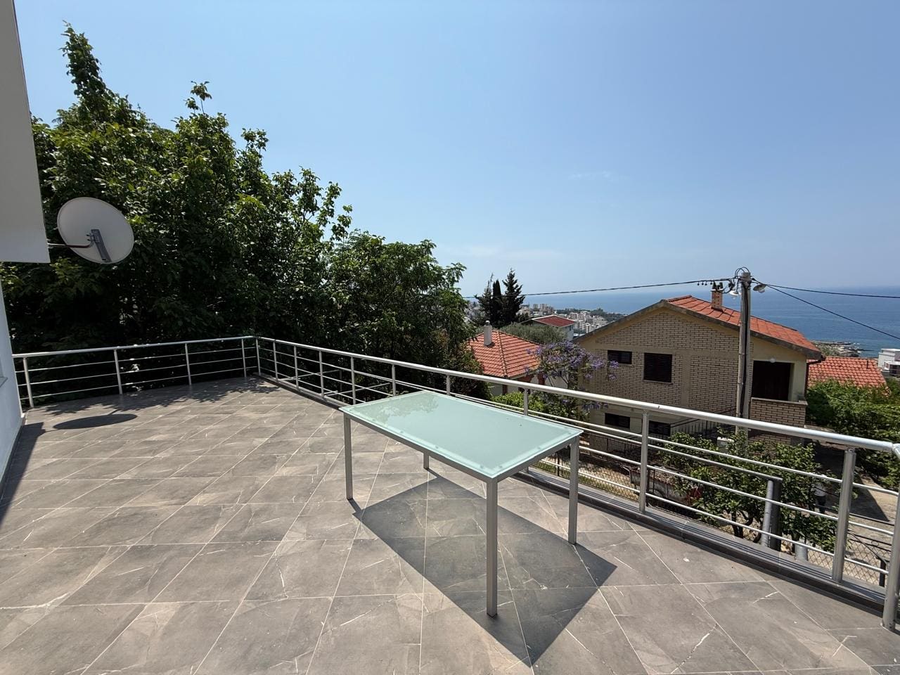 House · Dobra Voda