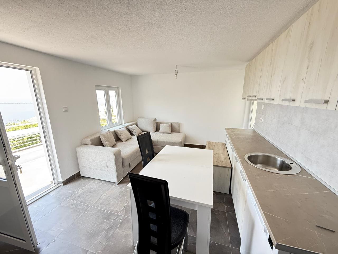 House · Dobra Voda