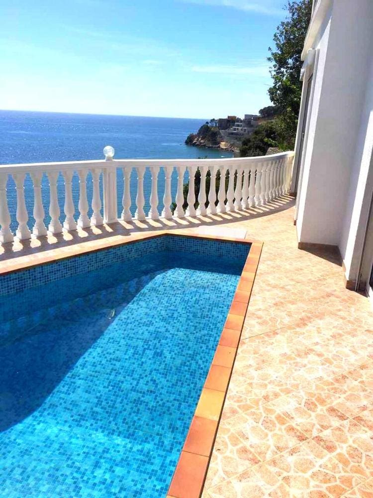MRE-Immobilie Montenegro (25) Charmante 3-Zimmer-Villa in Ulcinj - Kruce mit Pool & Meerblick zu verkaufen — Montenegro