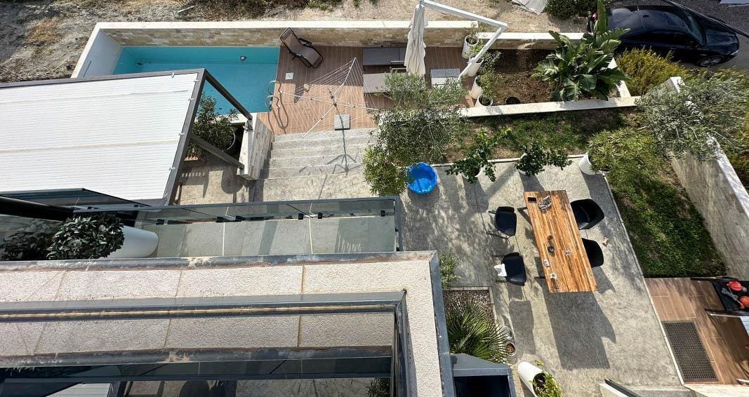 MRE-Immobilie Montenegro (27) Villa mit Pool in Bar – Moderner 3-Zimmer-Traum — Montenegro