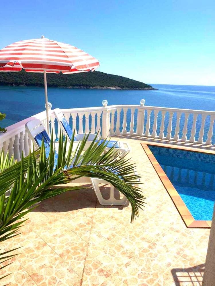 MRE-Immobilie Montenegro (28) Charmante 3-Zimmer-Villa in Ulcinj - Kruce mit Pool & Meerblick zu verkaufen — Montenegro