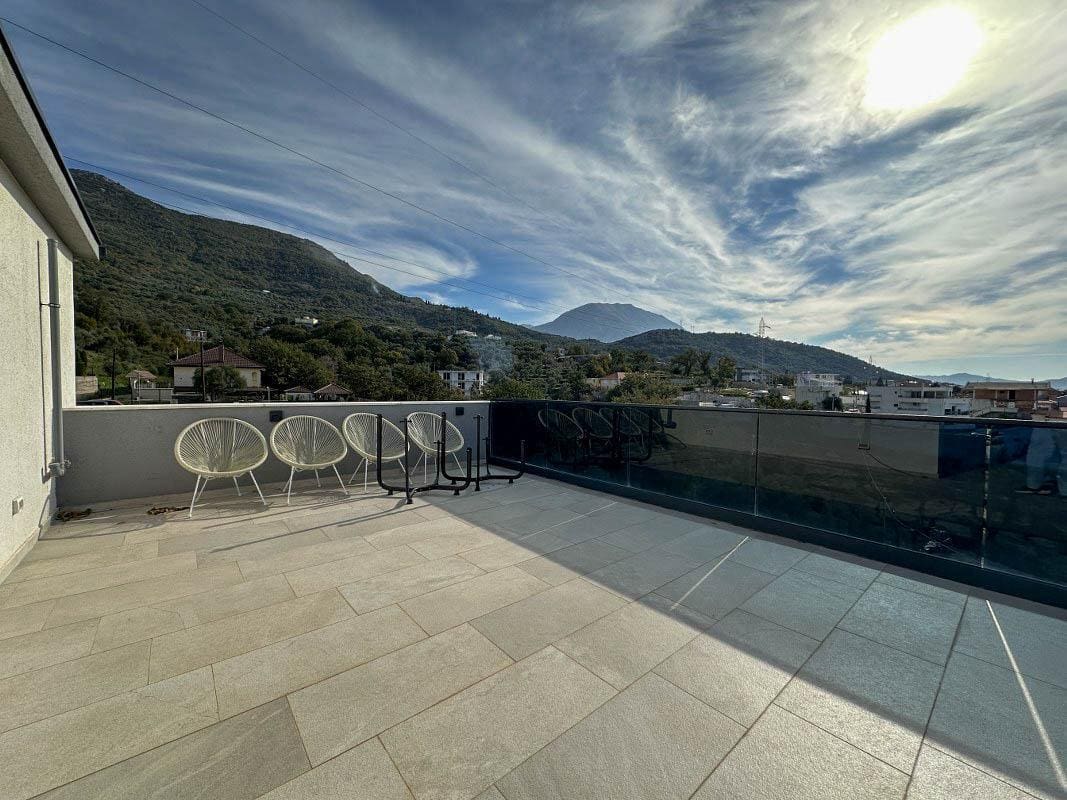 MRE-Immobilie Montenegro (28) Villa mit Pool in Bar – Moderner 3-Zimmer-Traum — Montenegro