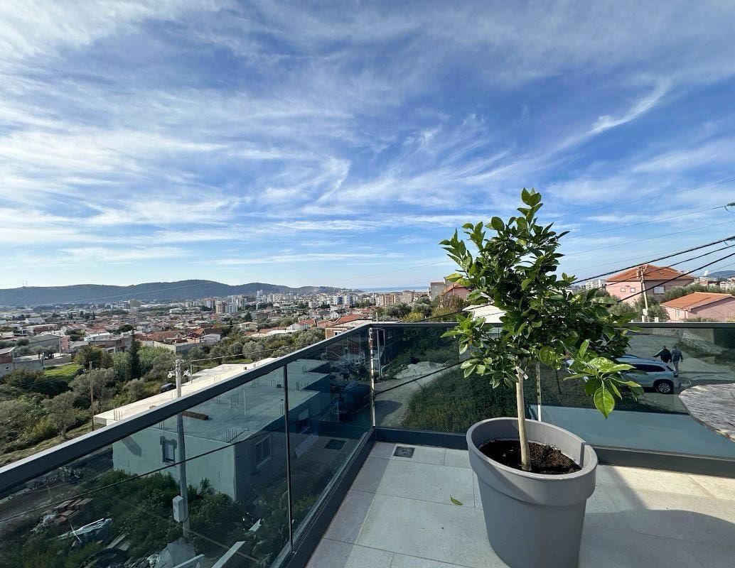 MRE-Immobilie Montenegro (30) Villa mit Pool in Bar – Moderner 3-Zimmer-Traum — Montenegro