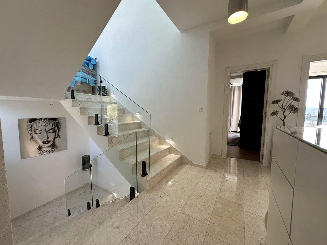 MRE-Immobilie Montenegro (33) Villa mit Pool in Bar – Moderner 3-Zimmer-Traum — Montenegro