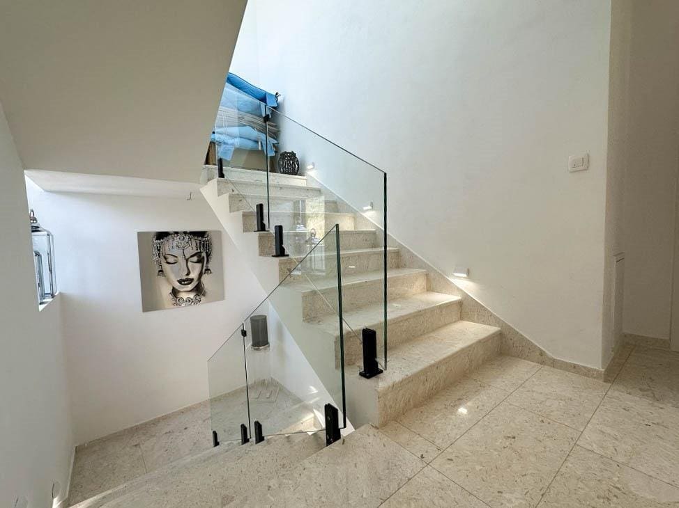 MRE-Immobilie Montenegro (35) Villa mit Pool in Bar – Moderner 3-Zimmer-Traum — Montenegro