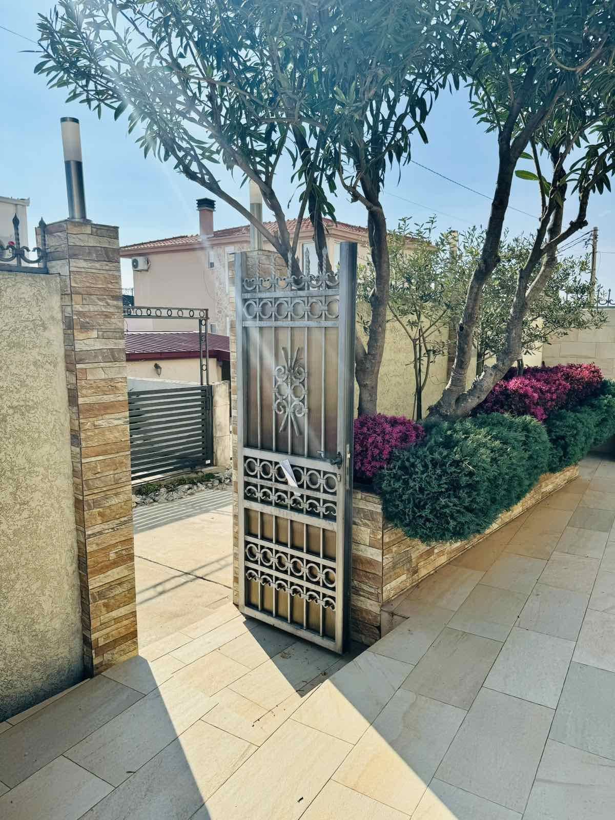House · Dobra Voda