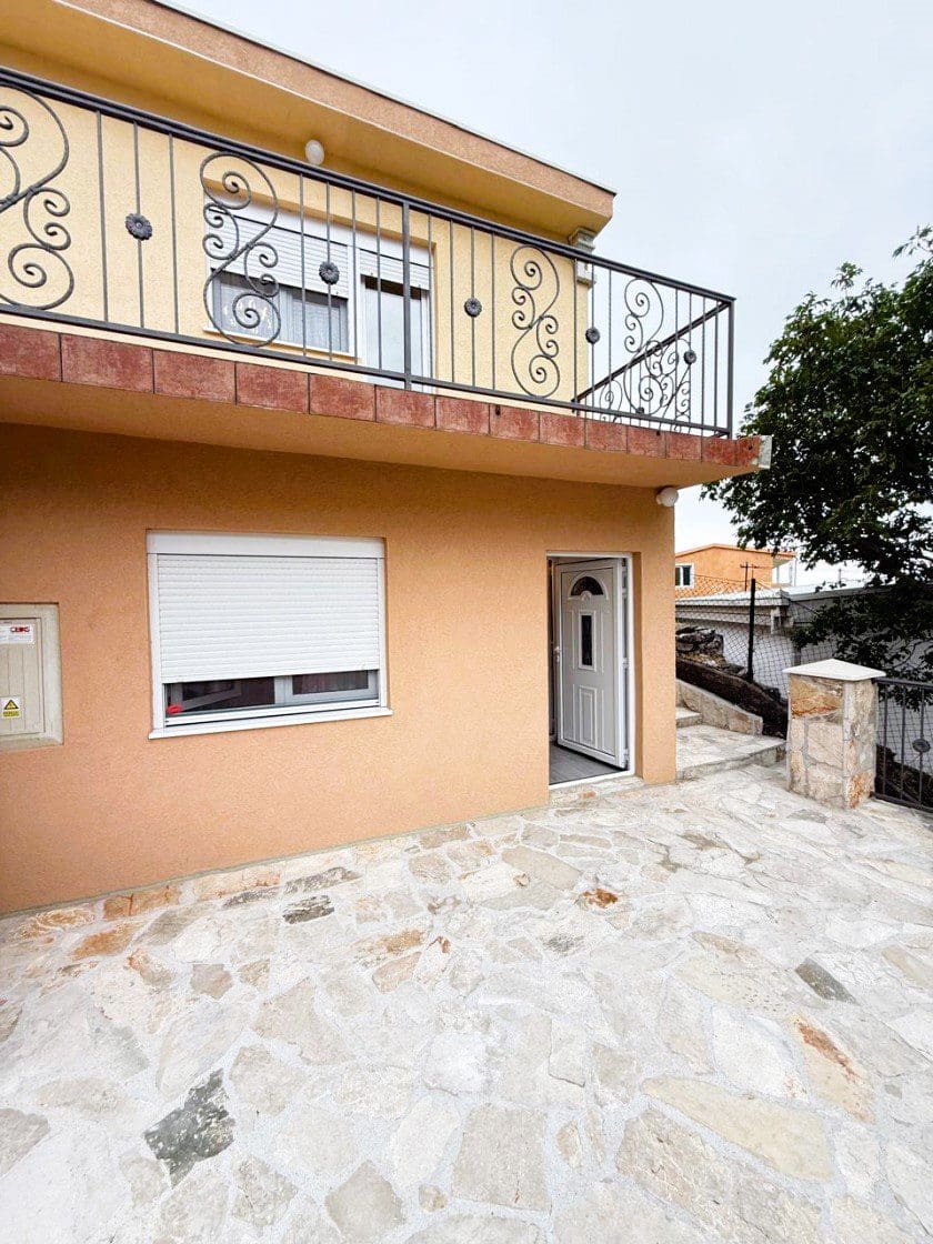 House · Sutomore