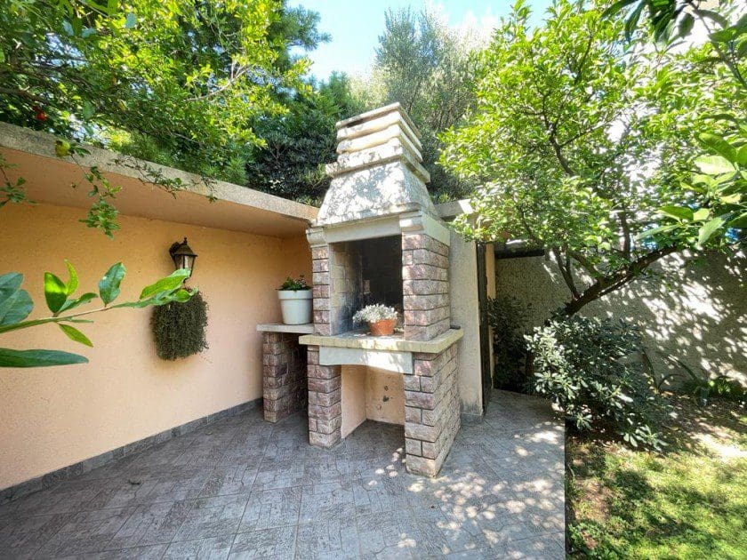 House · Sutomore