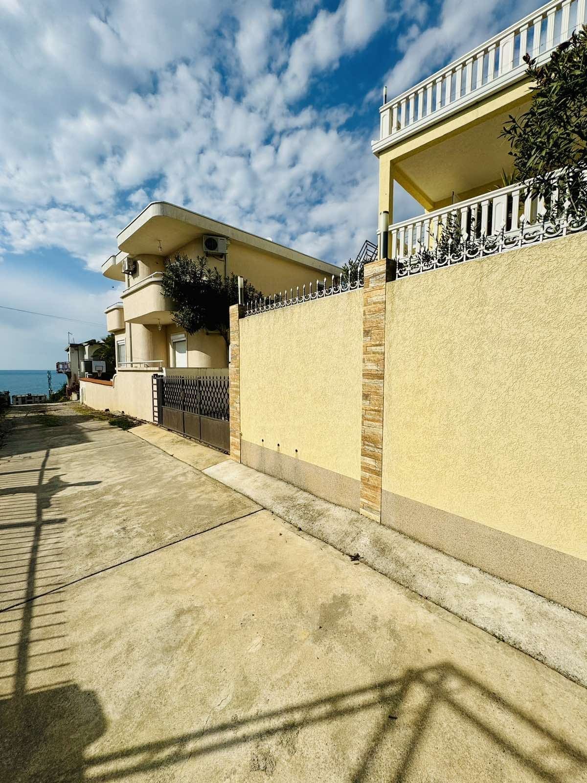 House · Dobra Voda