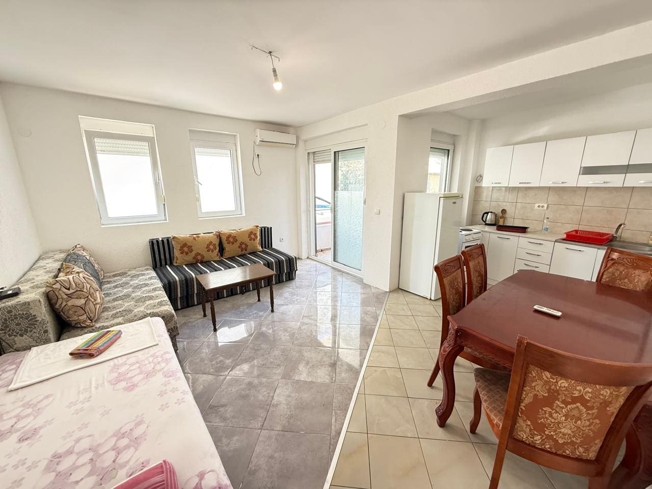 MRE-property Karadağ (1) Bar Ilino'da satılık daire