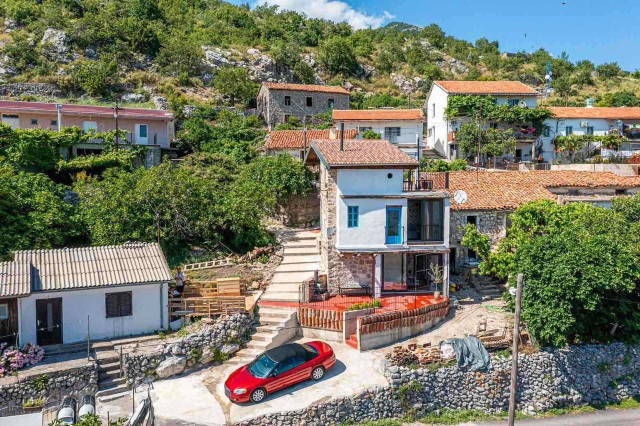 Montenegro Estates Crna Gora (25) Kamena kuća u Dobroj Vodi – 240m² sa prekrasnim pogledom — Crna Gora