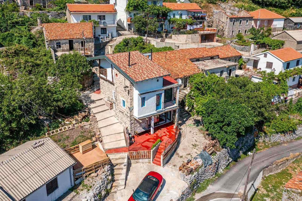 Montenegro Estates Crna Gora (26) Kamena kuća u Dobroj Vodi – 240m² sa prekrasnim pogledom — Crna Gora
